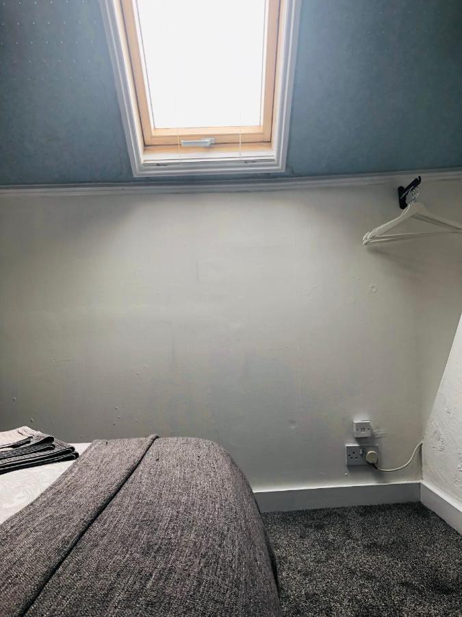 Ac Hideout Apartment Rochford Exterior photo